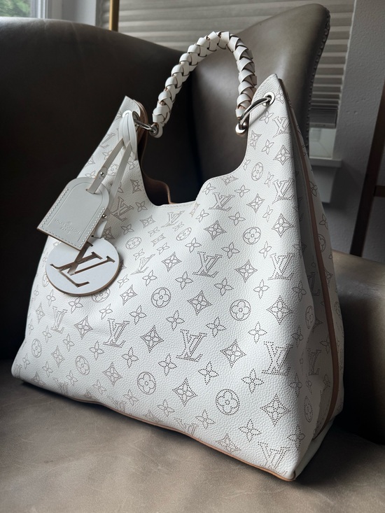 Louis Vuitton Handbags - Louis Vuitton Carmel Mahina White/Cognac